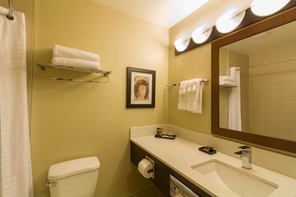 The Kanata by BCMInns Invermere Room 8