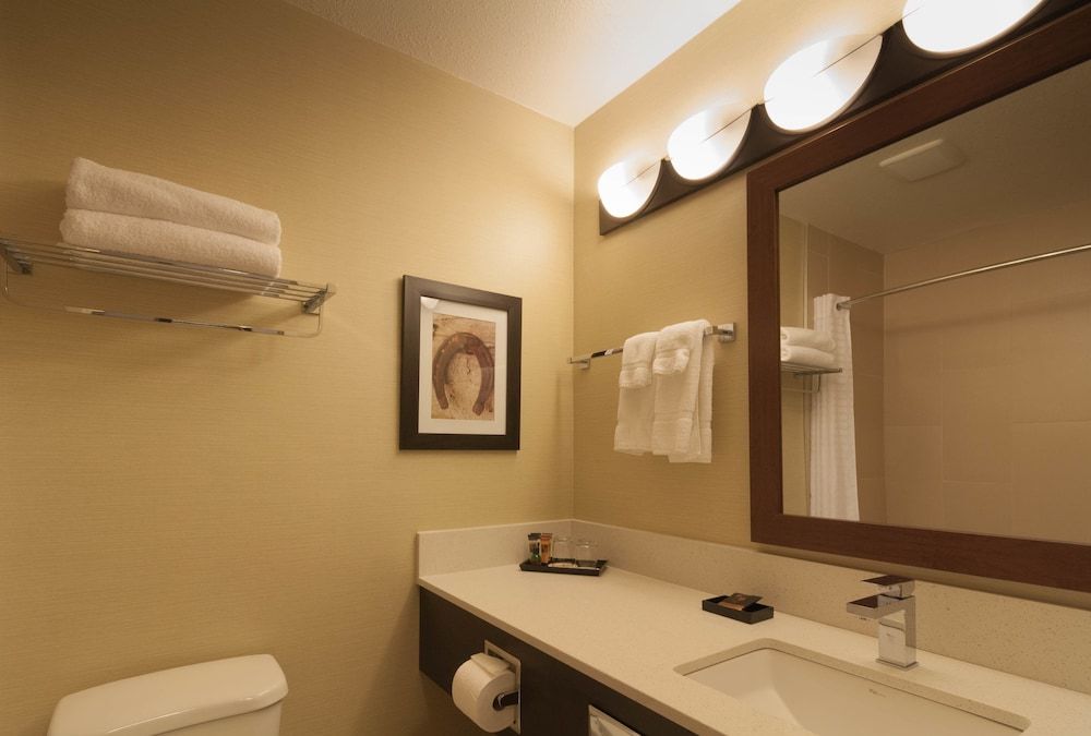 The Kanata by BCMInns Invermere Superior King 4