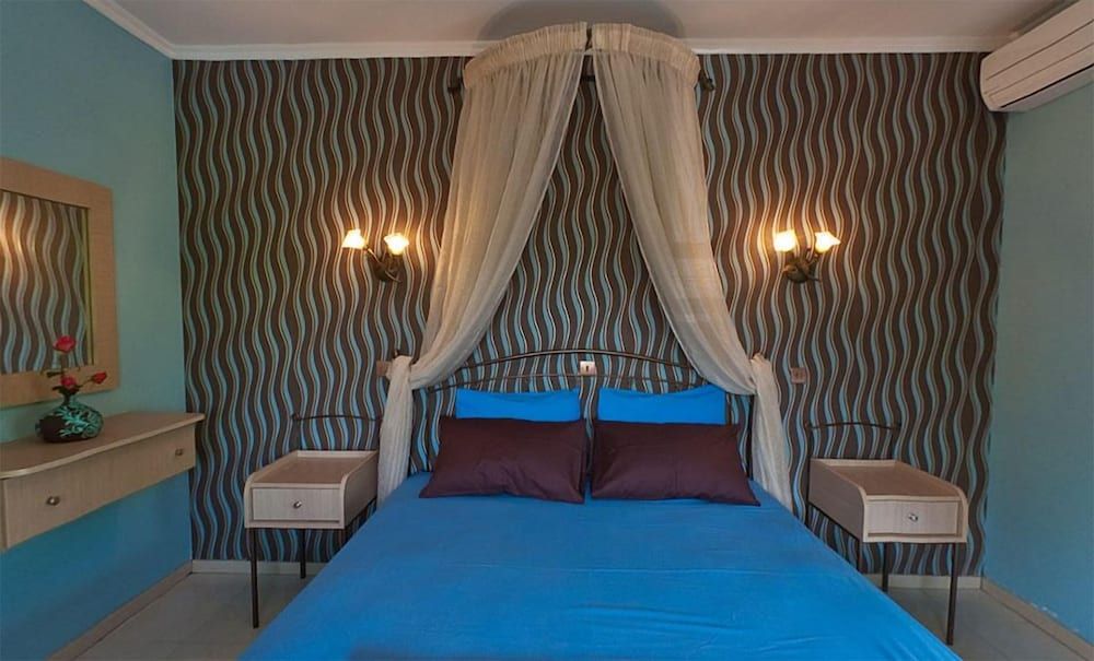 Junior Double Room, 1 Bedroom, Terrace, Partial Sea View