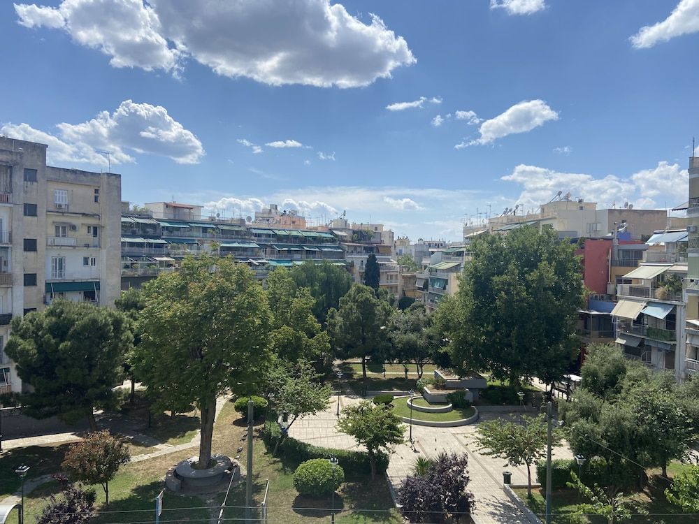 Connect Studios & Apartments Standard Double Room, Park View 7