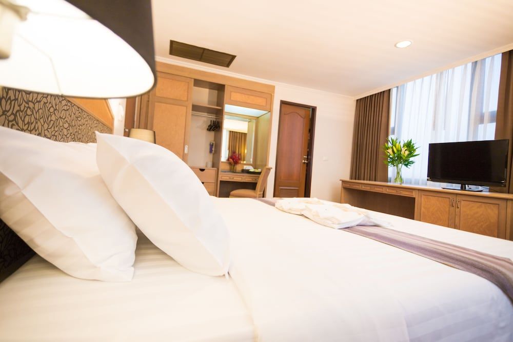 undefined Grand Tower Inn Rama VI Hotel 6
