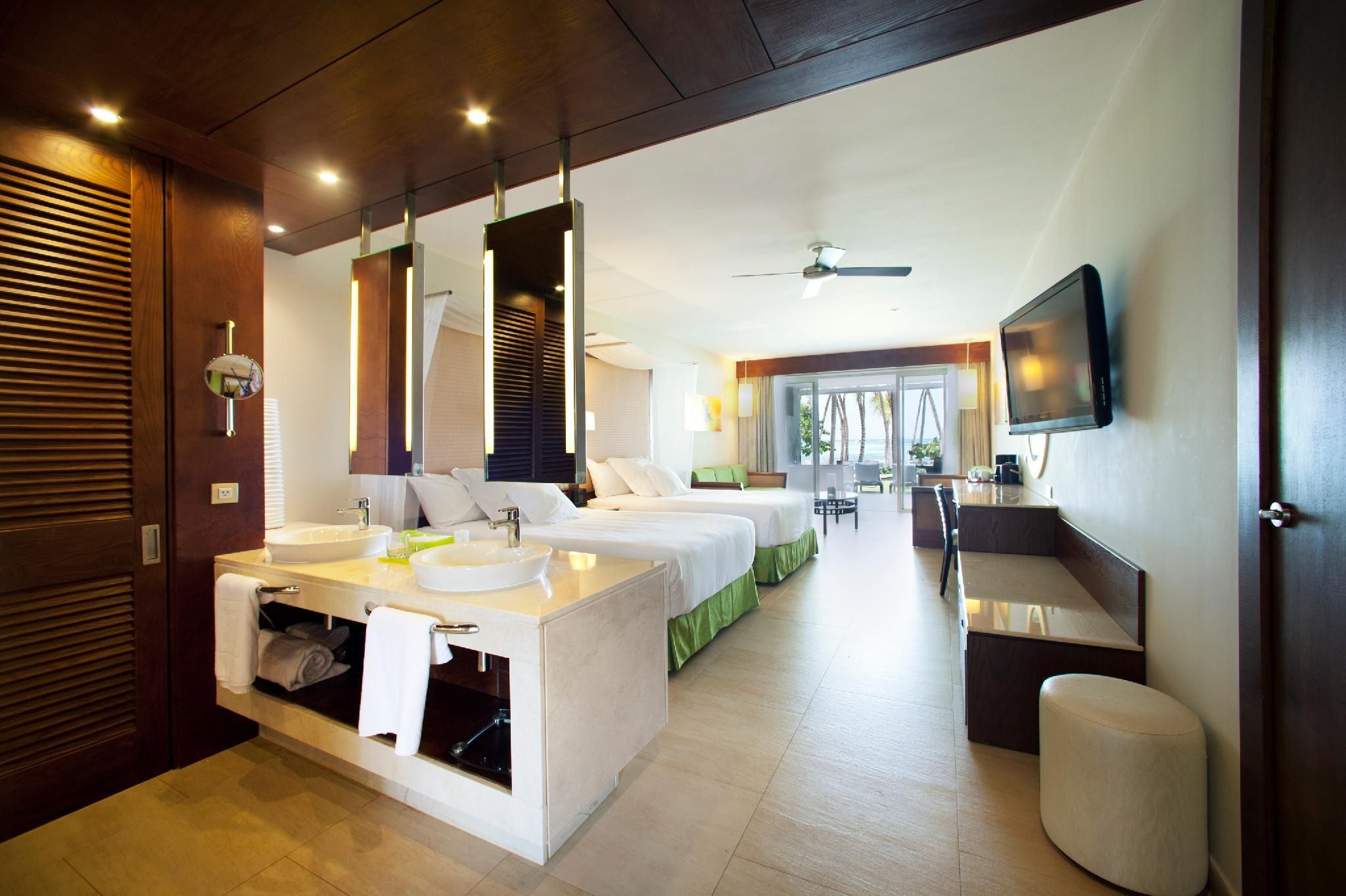 Junior Suite Sea Front Premium Level