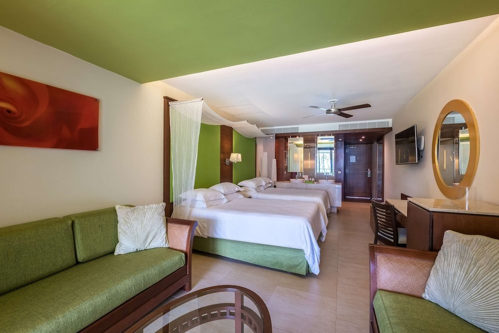 Junior Suite (Family Premium Level)