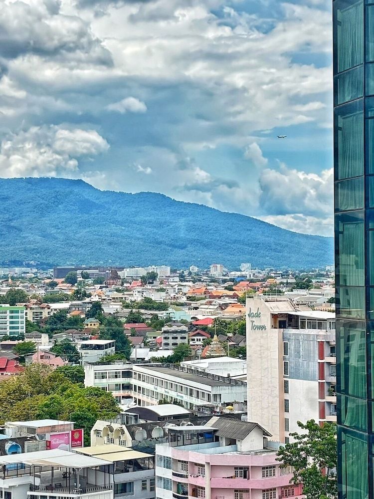 The Empress Hotel Chiang Mai Deluxe Room 9