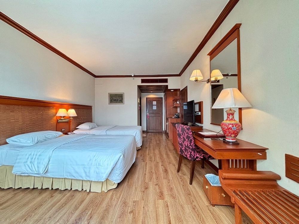 The Empress Hotel Chiang Mai Deluxe Room 6