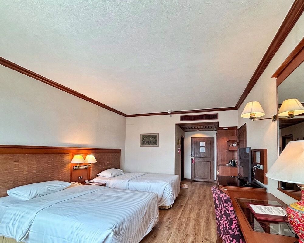 The Empress Hotel Chiang Mai Deluxe Room 4