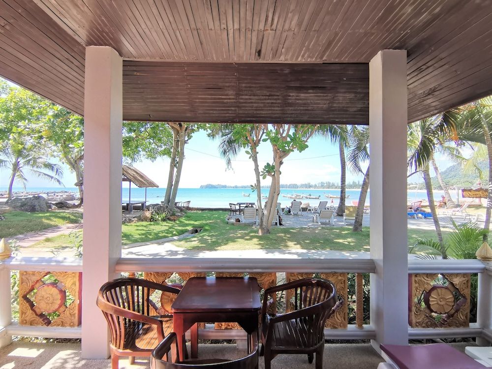 Villa, Beachfront