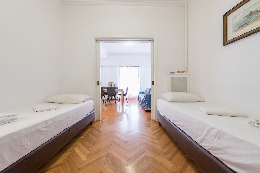 Apartment (Victoria Sun above Metro)