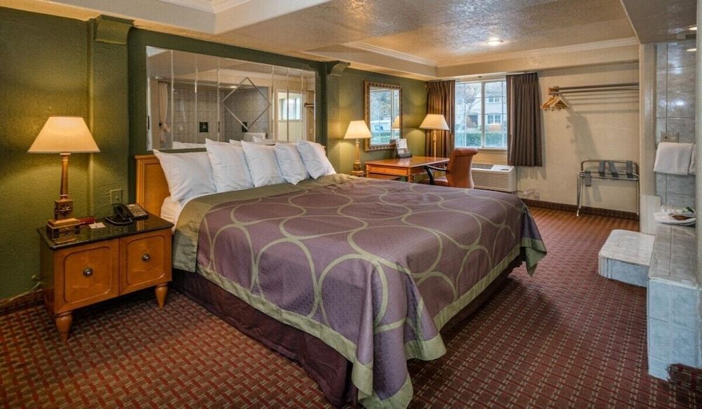 Suite, 1 King Bed (Duplex)