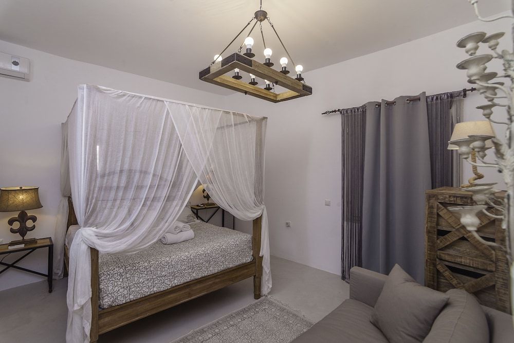 Rock Villas - Emporio | Pool, Jacuzzi, Castle View Luxury Villa, 3 Bedrooms, Pool (Rock Legend) 13