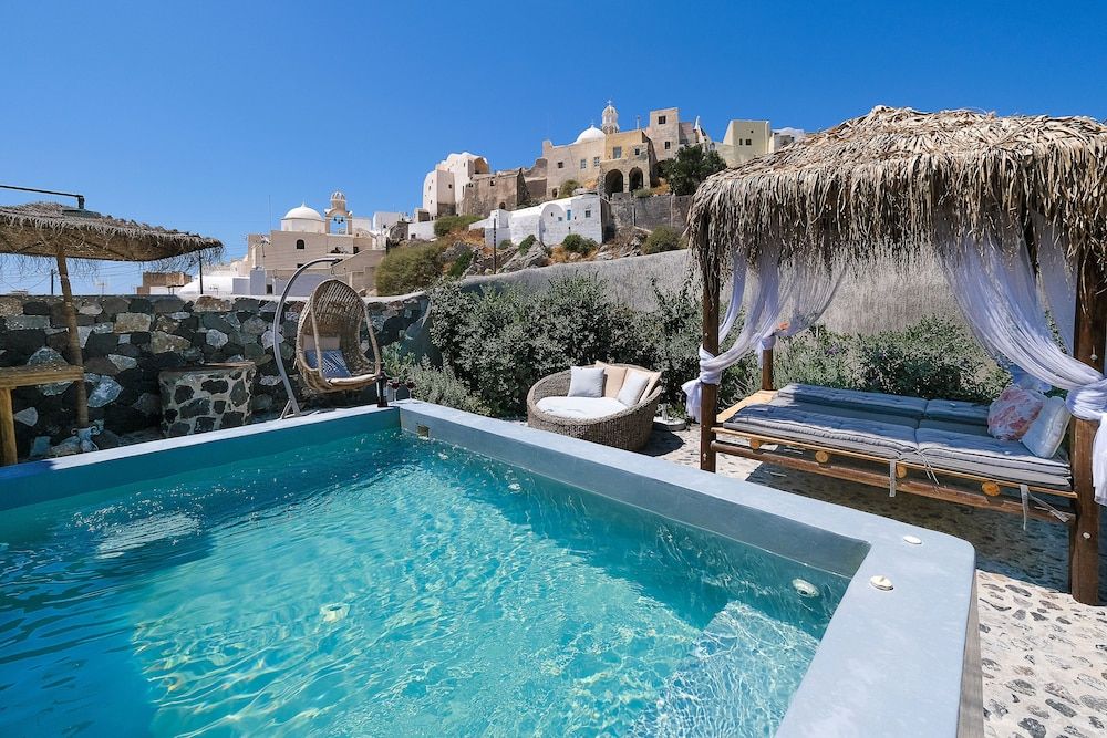 undefined Rock Villas - Emporio | Pool, Jacuzzi, Castle View 2
