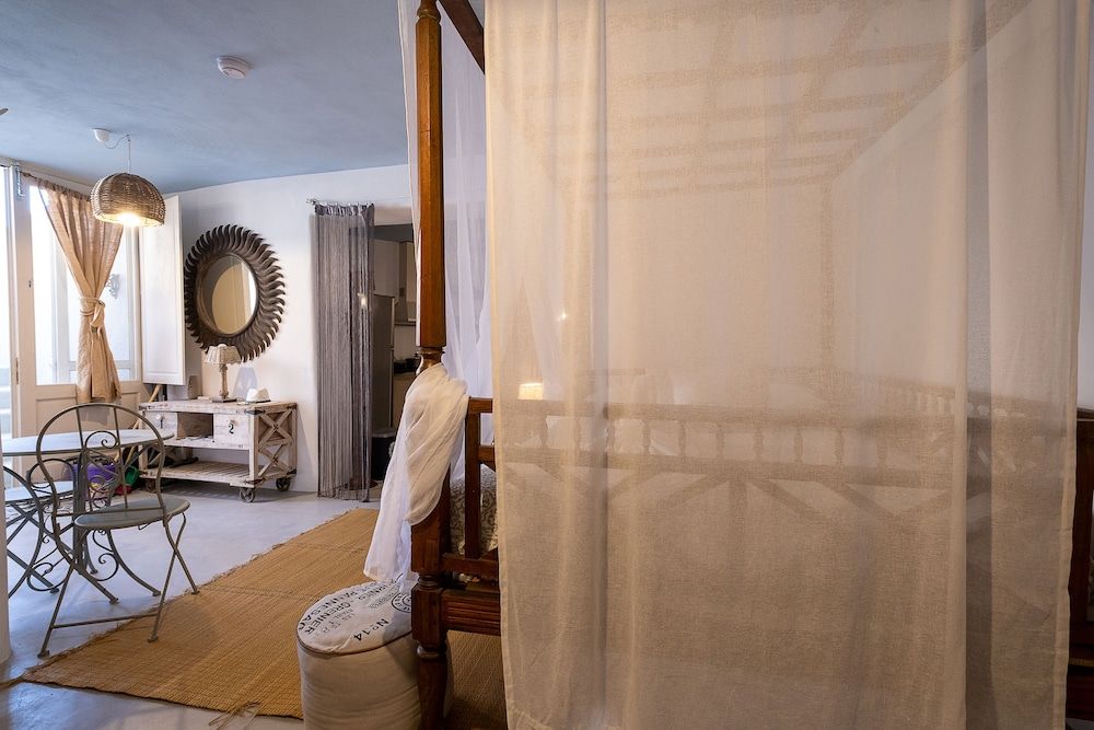 Rock Villas - Emporio | Pool, Jacuzzi, Castle View Traditional Villa, Hot Tub (Rock Myth) 16