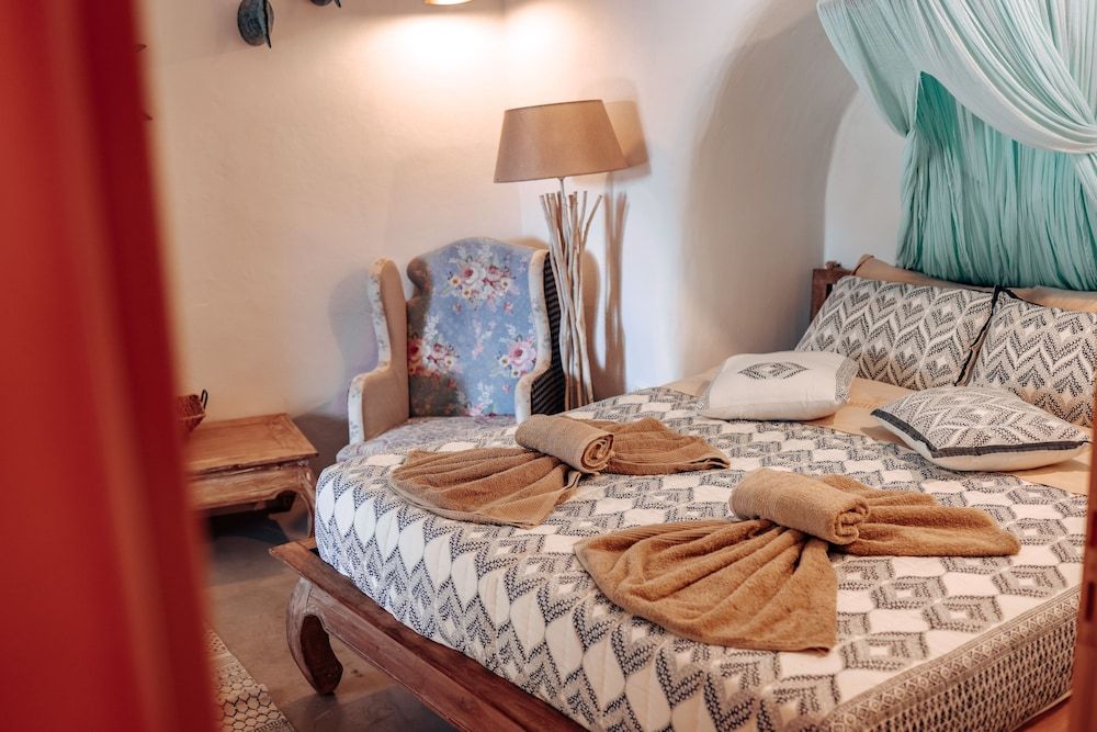 Rock Villas - Emporio | Pool, Jacuzzi, Castle View Luxury Villa, 3 Bedrooms, Pool (Rock Legend) 7