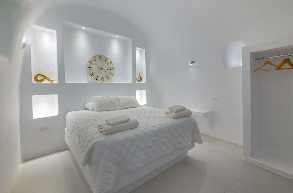 Boutique 88 Fira Apartment, 2 Bedrooms, Hot Tub (Elegant) 5