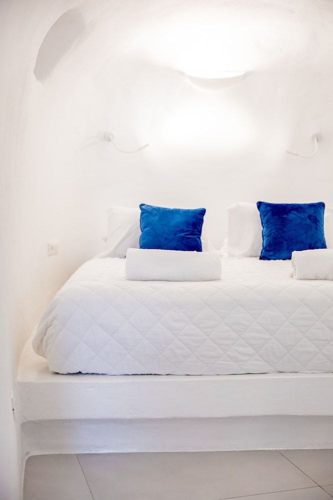 Boutique 88 Fira Apartment, 2 Bedrooms, Hot Tub (Elegant) 4