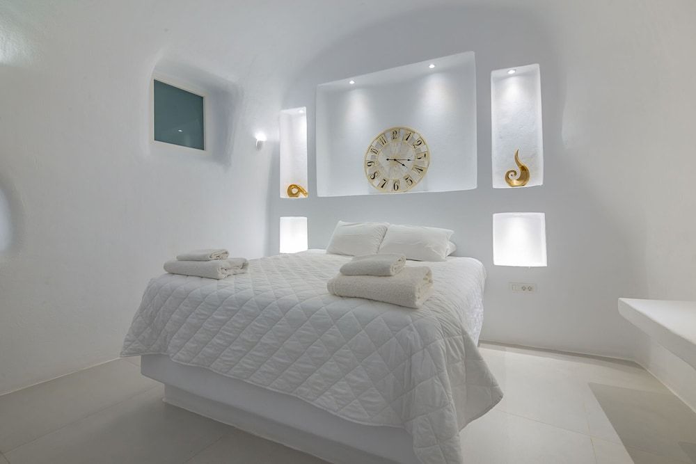 Boutique 88 Fira Apartment, 2 Bedrooms, Hot Tub (Elegant) 6