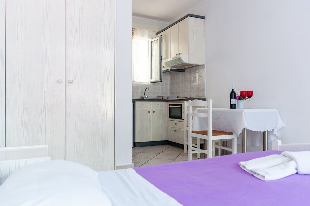 Economy Studio, 1 Bedroom, Kitchenette