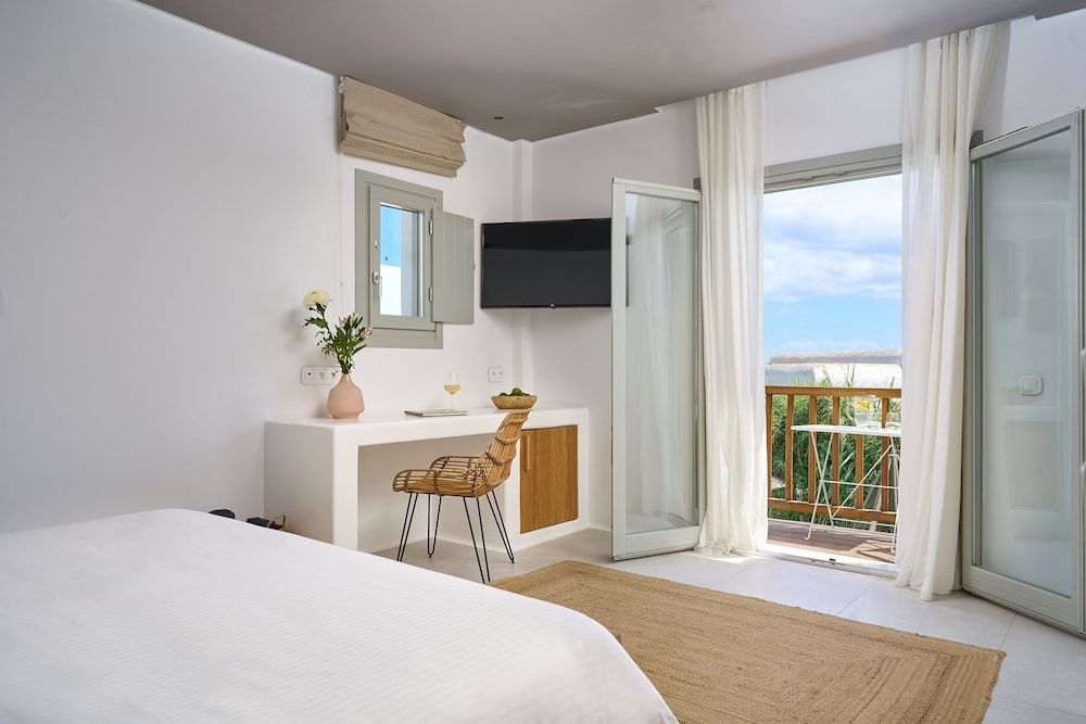 Classic Double Room, Pool View