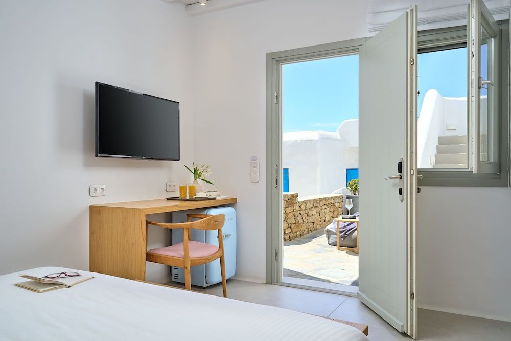 Adorno Beach Hotel & Suites Double Room (Cozy) 2