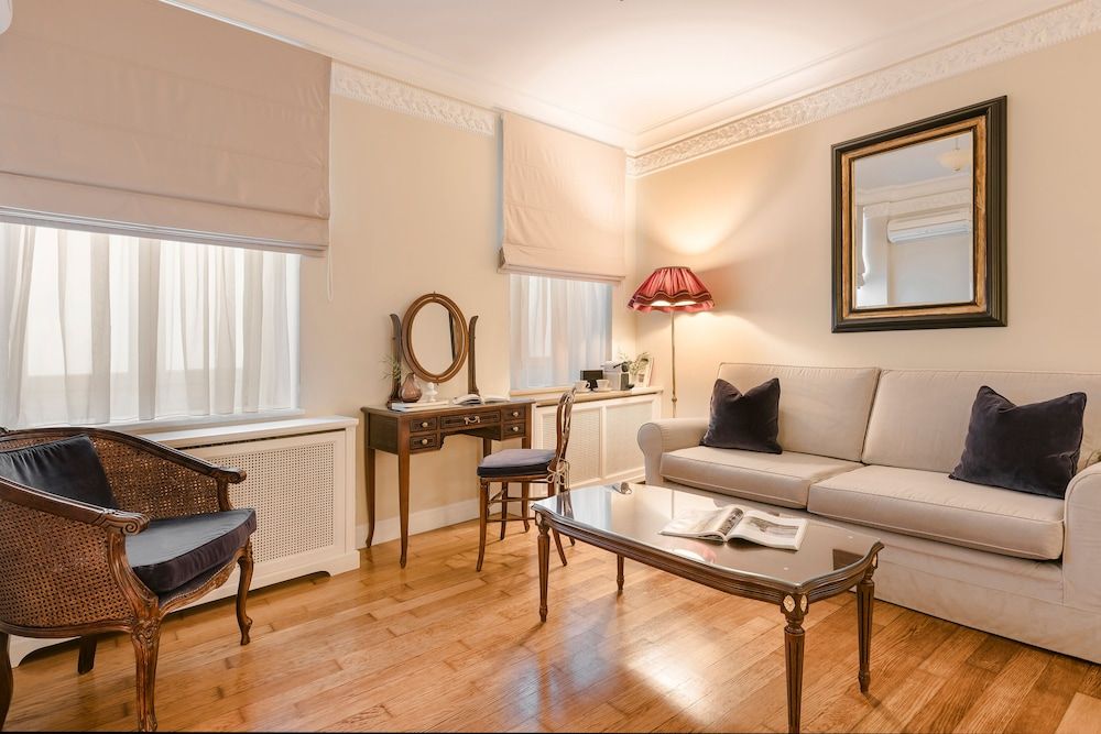 undefined Noble Suites 5