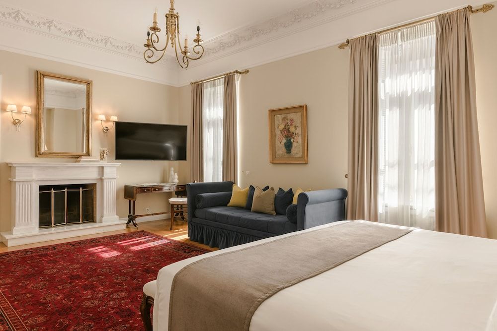 undefined Noble Suites 3