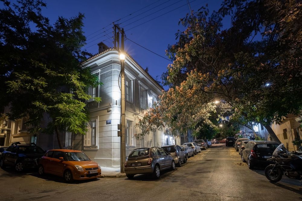 undefined Noble Suites 7