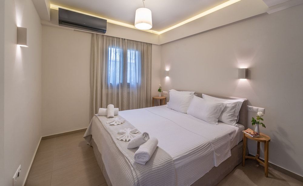 Junior Suite, Pool View