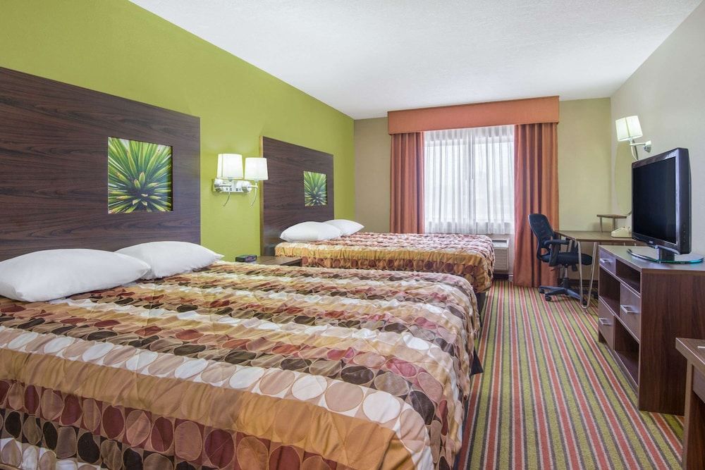 Room, 2 Queen Beds, Non Smoking