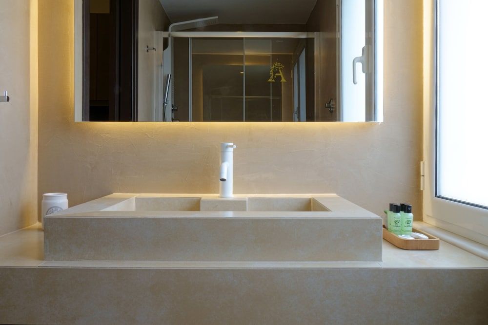 The Athens Version Luxury Suites Superior Suite, City View 9