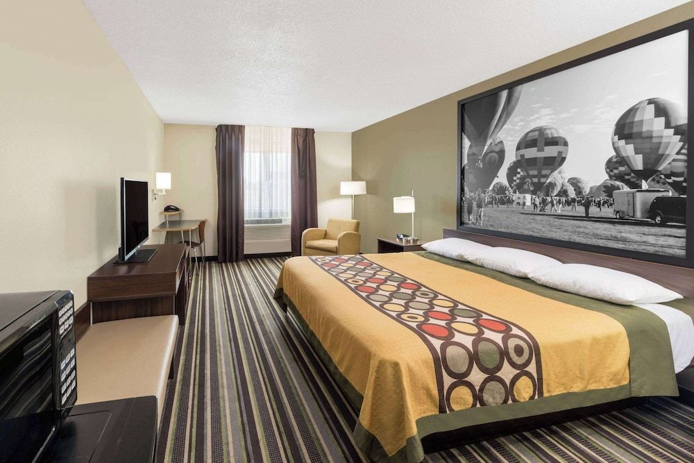 Room, 1 King Bed, Accessible, Non Smoking (Mobility)