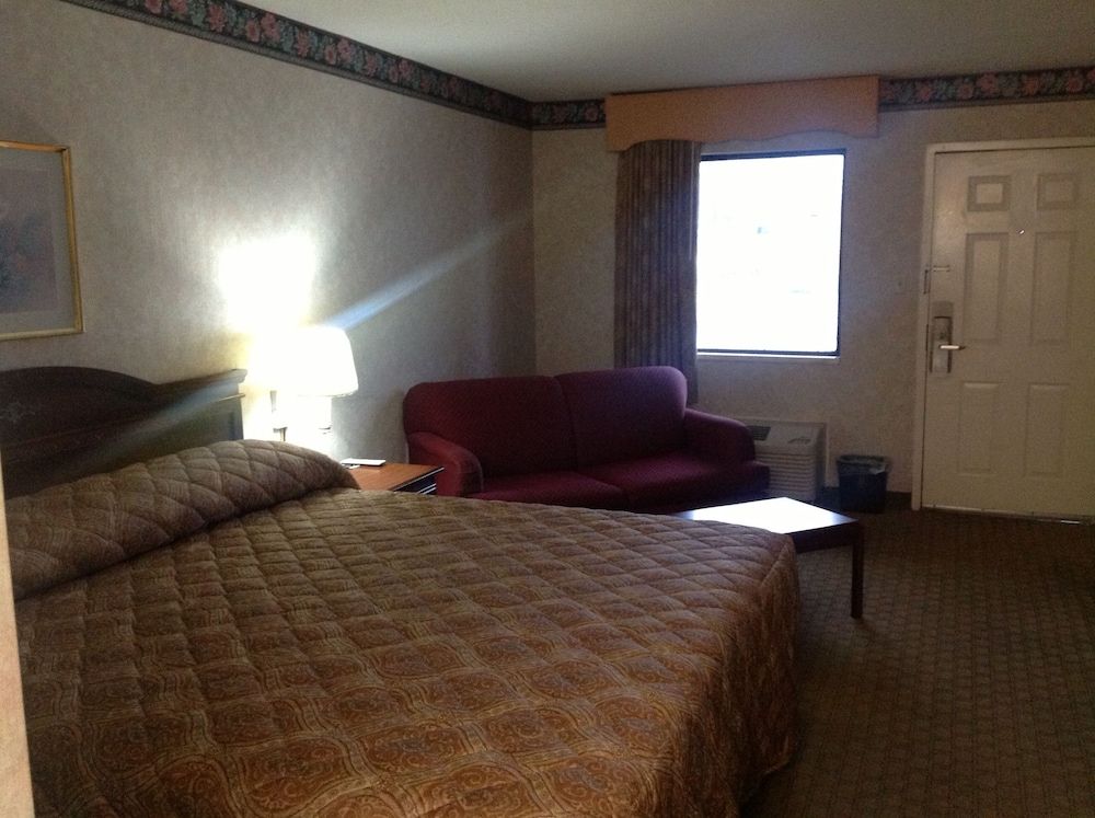 Suite, 1 King Bed, Jetted Tub