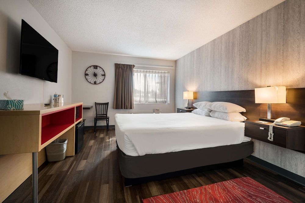 Standard Room, 1 Queen Bed