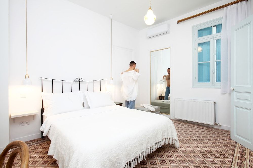 undefined Live in Athens, Thiseio Historic House 10