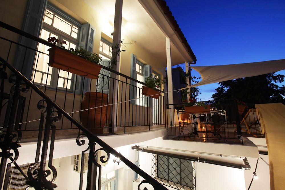 undefined Live in Athens, Thiseio Historic House 5