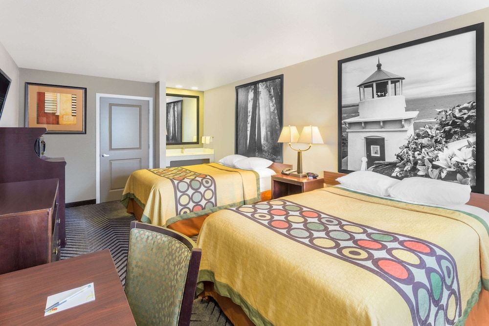 Room, 2 Queen Beds, Non Smoking