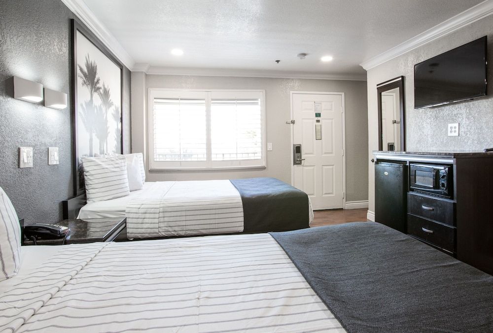 Two Queen Beds