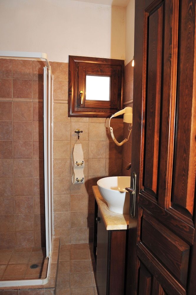 Archontiko Mesohori Deluxe Apartment, 1 Queen Bed with Sofa bed 9