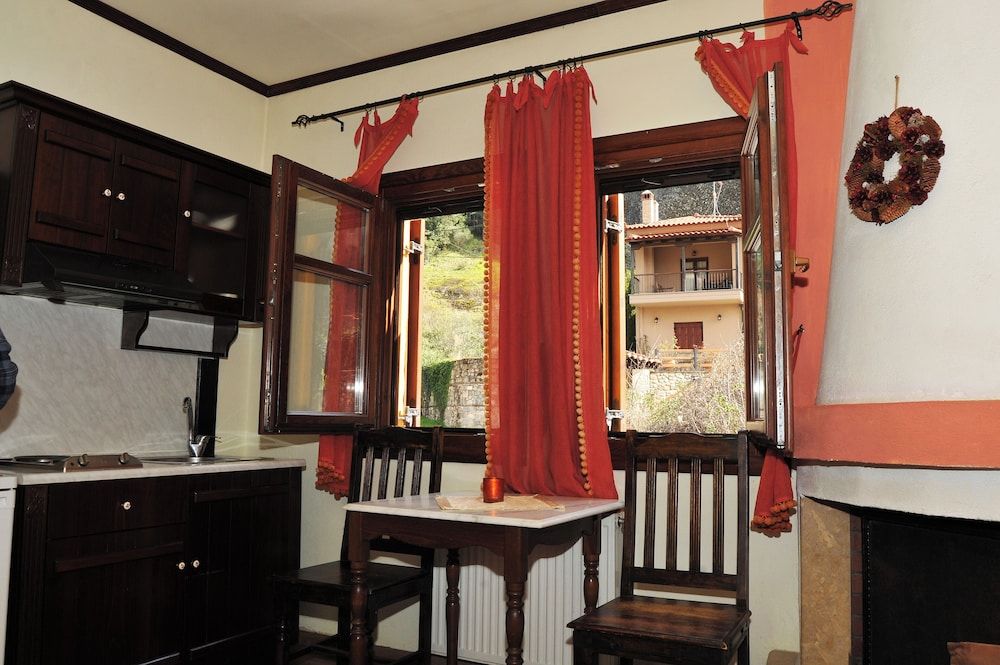 Archontiko Mesohori Deluxe Apartment, 1 Queen Bed with Sofa bed 17