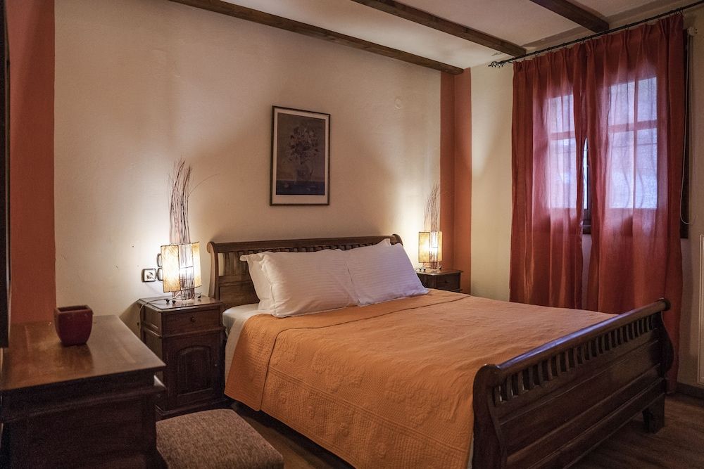 Archontiko Mesohori Deluxe Room