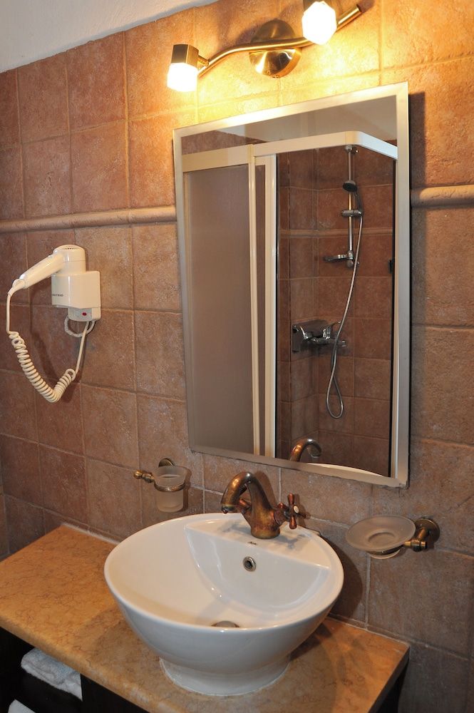 Archontiko Mesohori Deluxe Apartment, 1 Queen Bed with Sofa bed 8