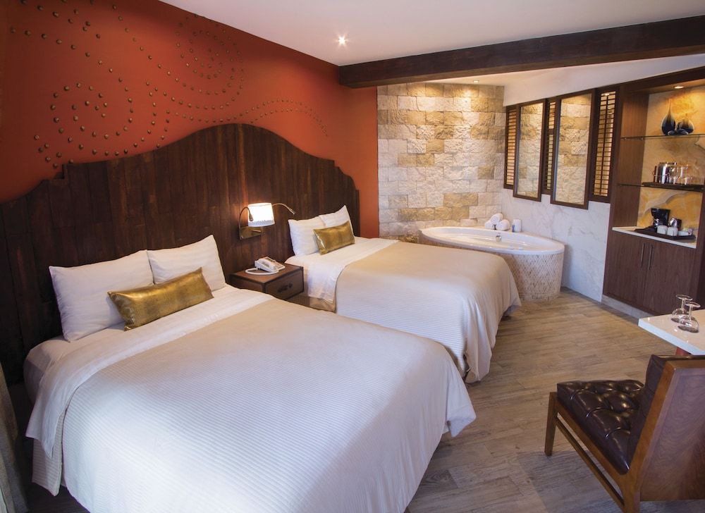 Deluxe Room, 2 Double Beds, Partial Ocean View