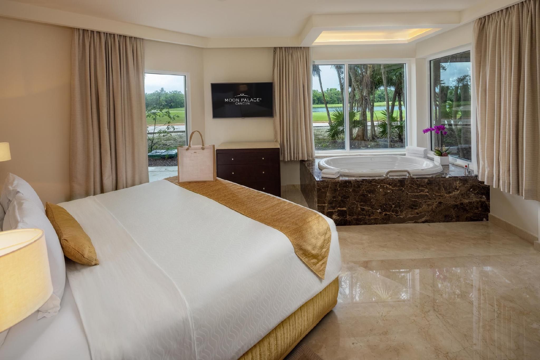 Superior Two Bedroom Presidential Suite Golf Course - Kids and Teens Free