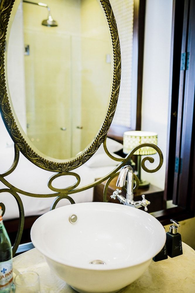 Anantara Angkor Resort Suite 10