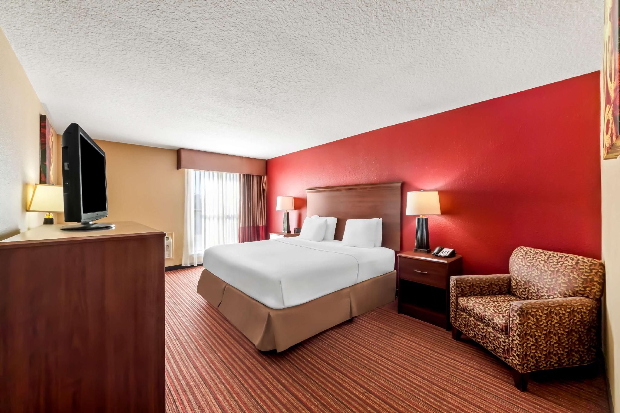 Accessibility - 1 King Bed, Bathtub, Nonsmoking