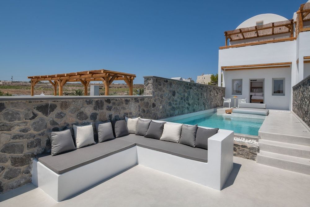 June Twenty Suites