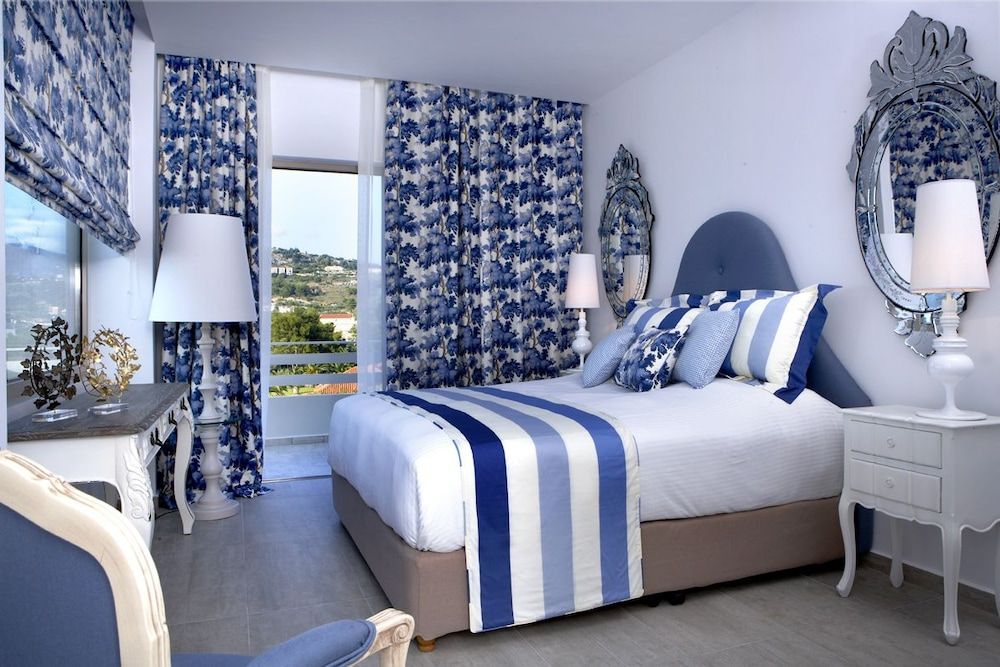 Suite, Sea View