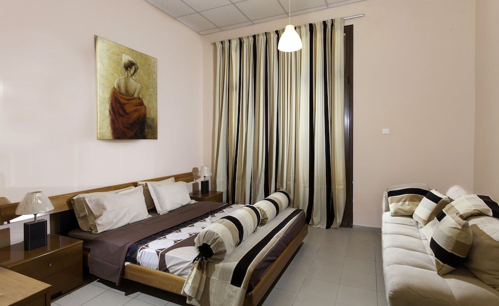 House, 6 Bedrooms
