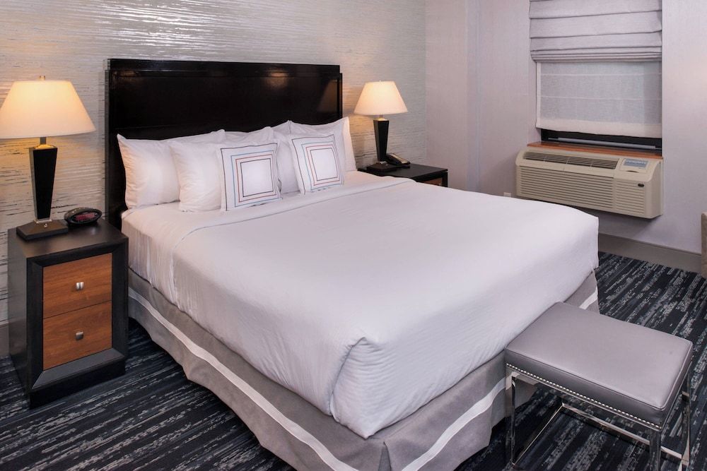 undefined Fairfield by Marriott New York Manhattan Times Square 8