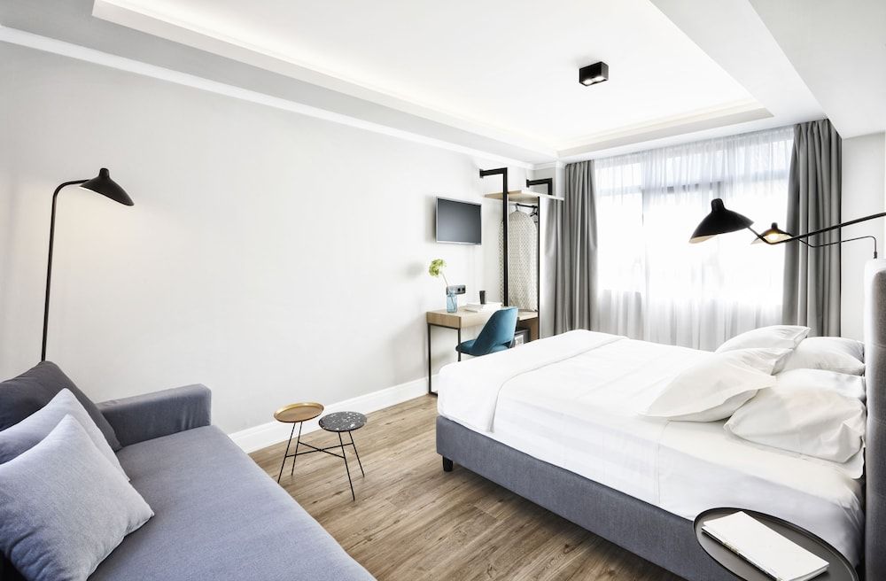 undefined The Artist Athens 3