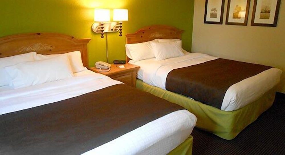 Room, 2 Queen Beds, Non Smoking